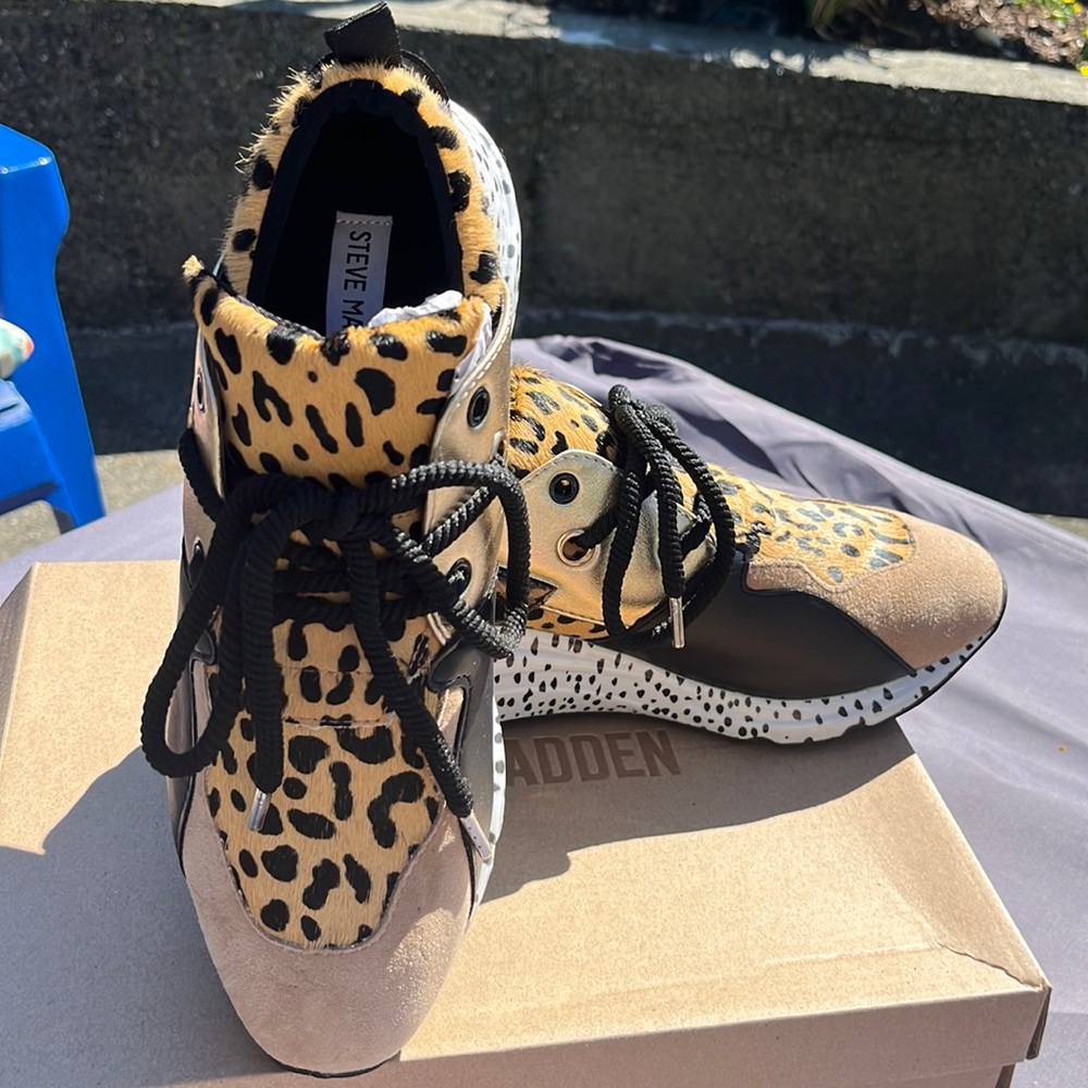 Womens STEVE MADDEN CLIFF ANIMAL TENNIS SHOE/9.5